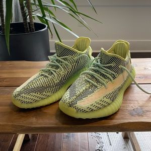 Yeezy Boost 350 V2